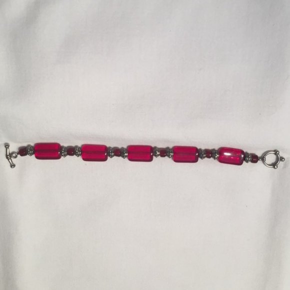 🌟HP🌟Red & Silver Bracelet - Picture 2 of 6
